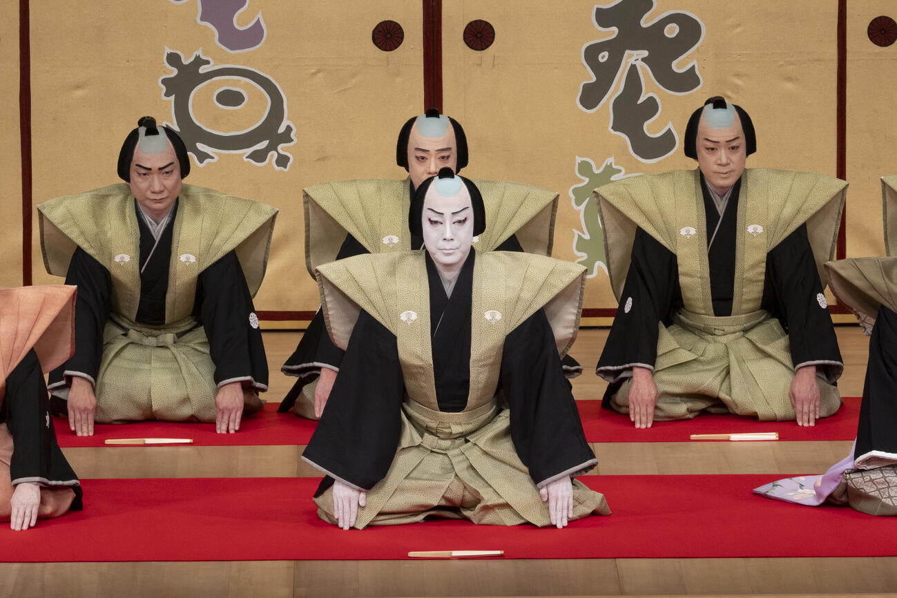 口上を述べる8代目尾上菊五郎