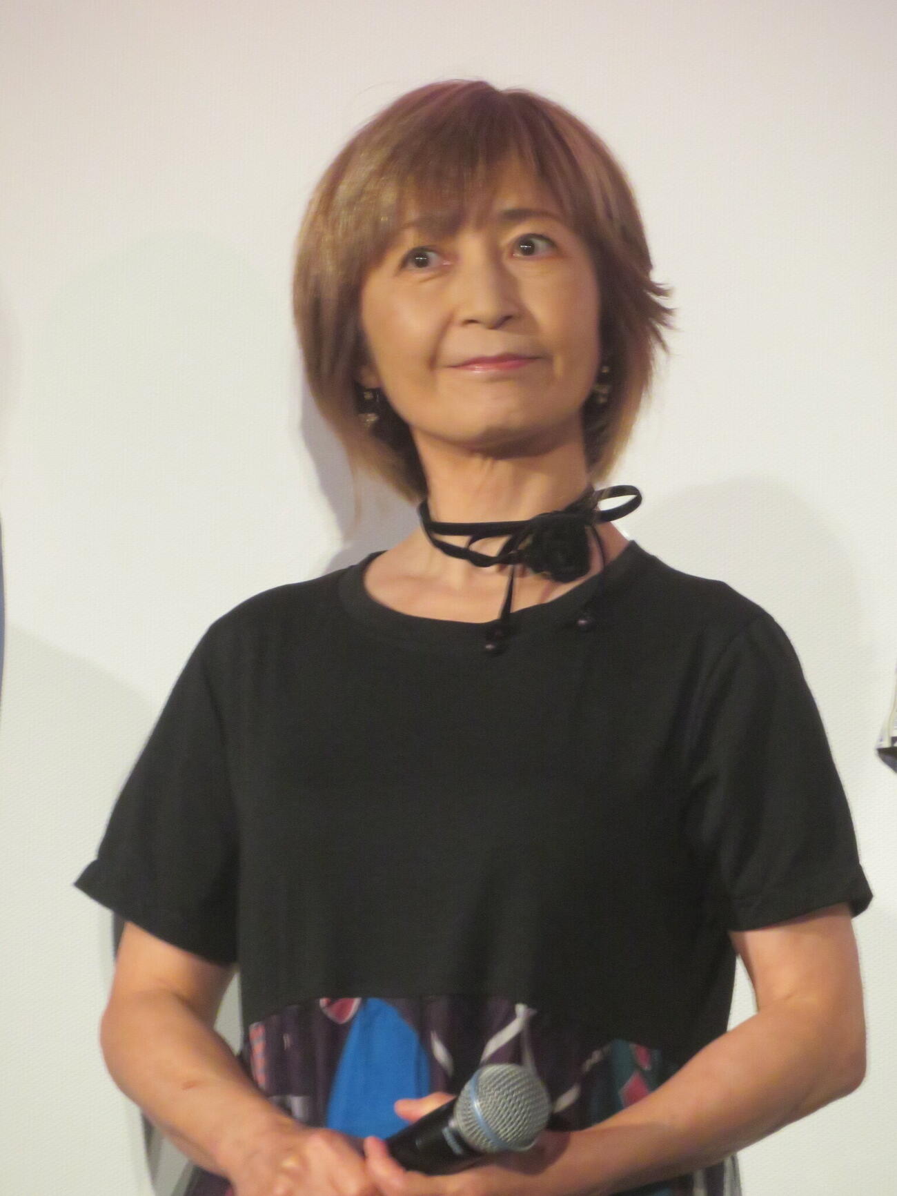 「映画クレヨンしんちゃん　奇々怪々！オラの妖怪バケ～ション」初日舞台あいさつに出席したこおろぎさとみ（撮影・川田和博）
