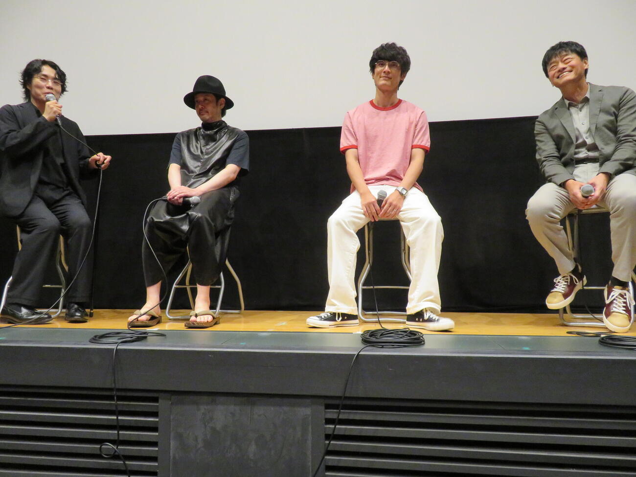 短編映画「BREAK SHOT」劇場公開記念トークイベントに登壇した、左からくるま、オダギリジョー、高良健吾、神保悟志（撮影・村上幸将）
