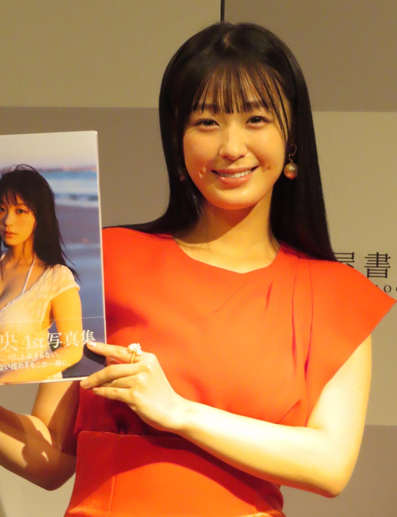写真集「まおのこと、」発売記念会見を行った髙野真央