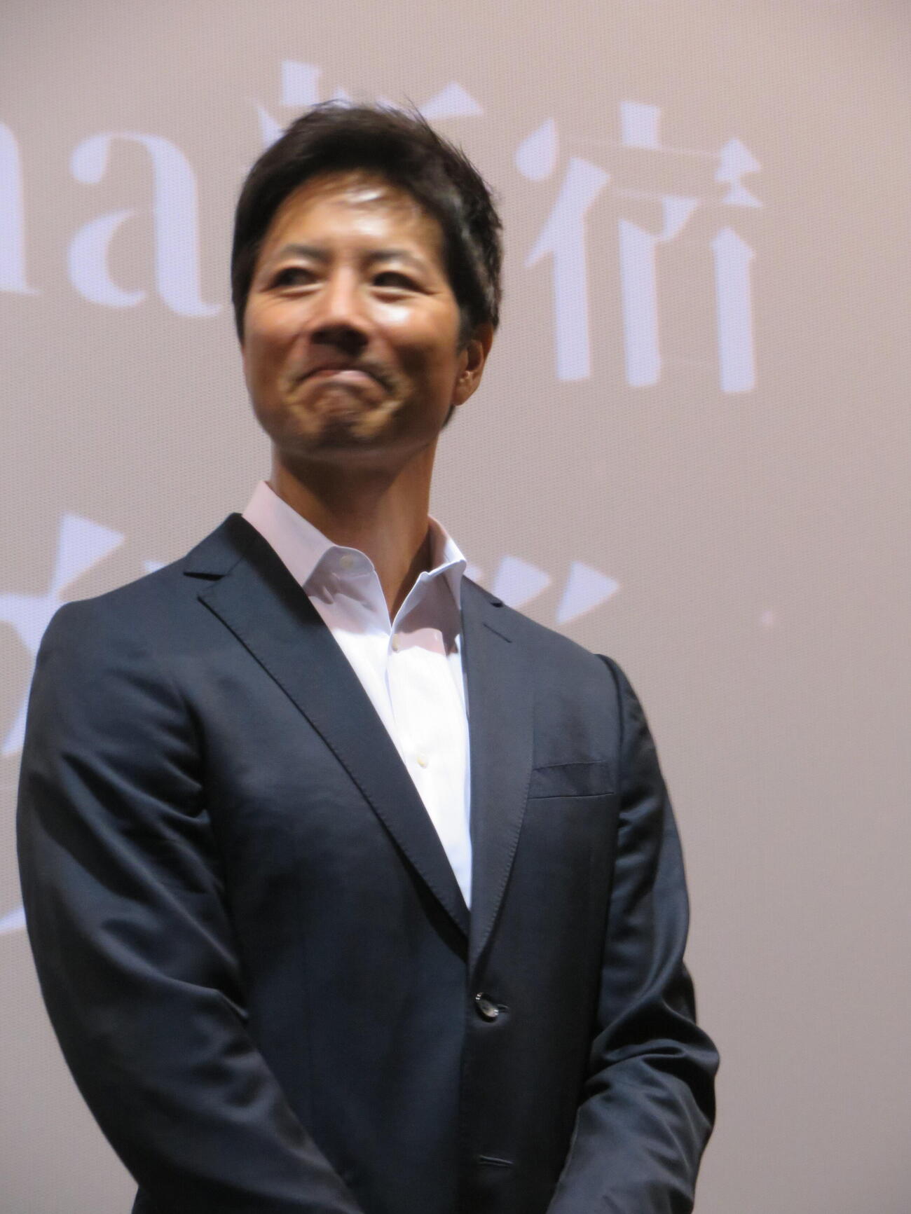 映画「四十九－SEEK－」公開記念舞台あいさつに登壇したケイン・コスギ（撮影・村上幸将）