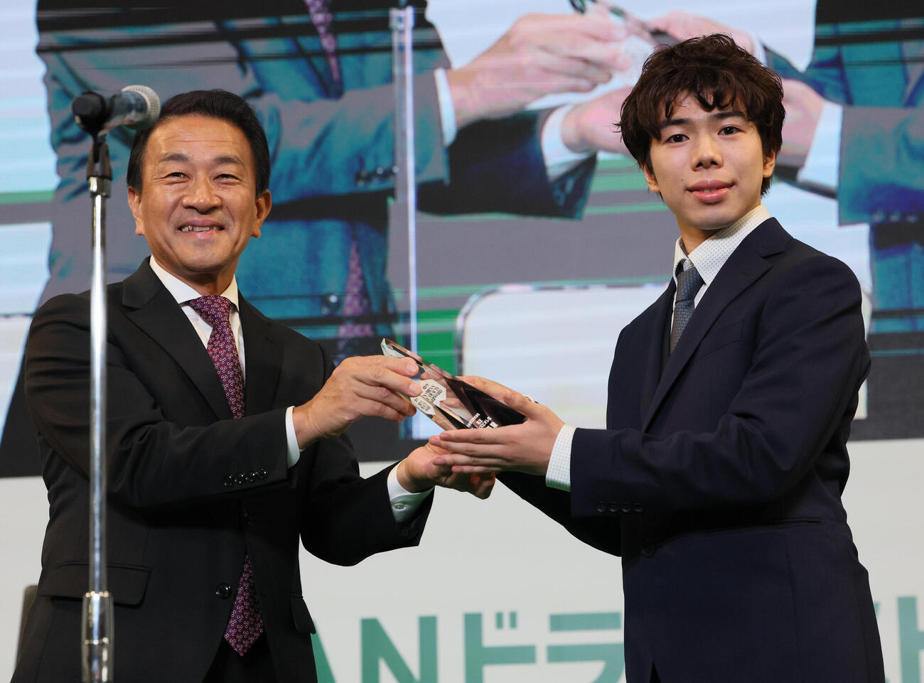 花王メンズビオレ賞を受賞した佐藤駿（撮影・丹羽敏通）