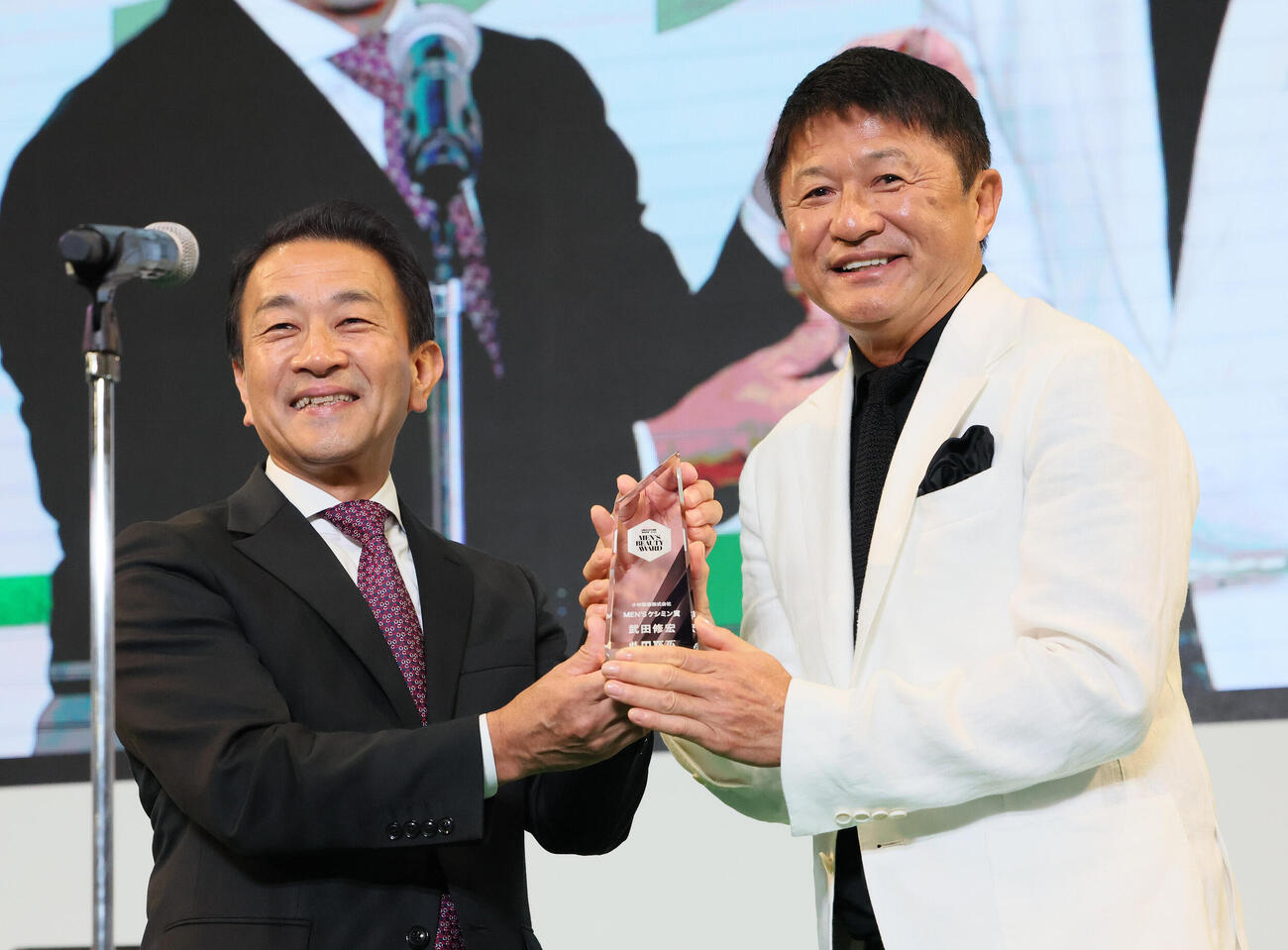MEN'Sケシミン賞を受賞した武田修宏（撮影・丹羽敏通）