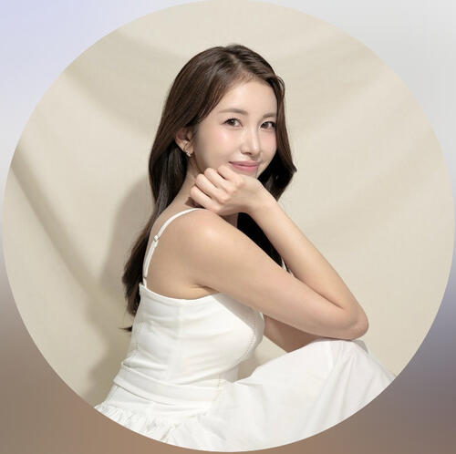 ゴルフ系インフルエンサー、結婚を報告「可愛すぎて眩しいぃぃ」純白ウェディングドレス姿も披露