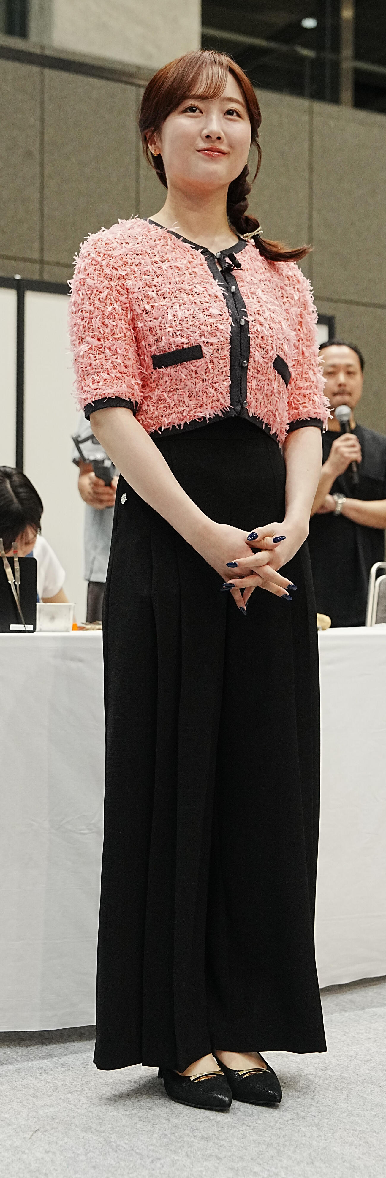 「ものづくり・匠の技の祭典2026」目指せ!未来の匠　ジュエリーお仕事紹介ステージに臨む、祭典サポーターの本田望結（撮影・小沢裕）