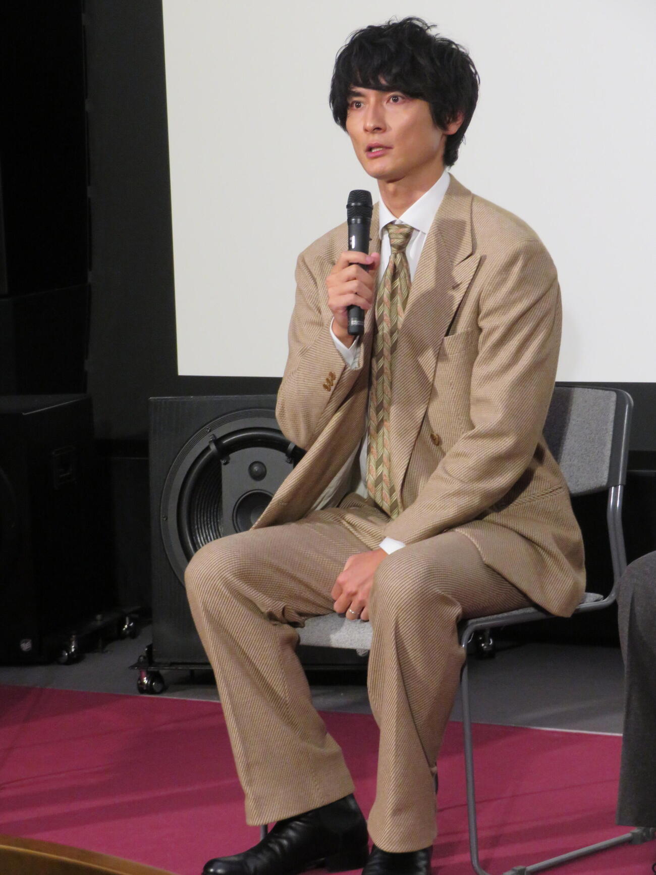 NHKの特集ドラマ「手塚治虫の戦争」試写会に登壇した高良健吾（撮影・村上幸将）
