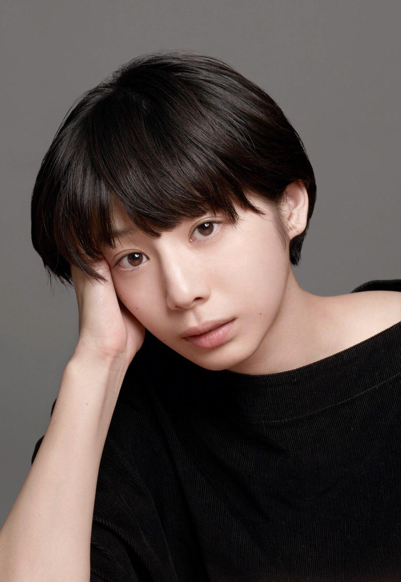 「巡るスワン」への出演が発表された夏帆
