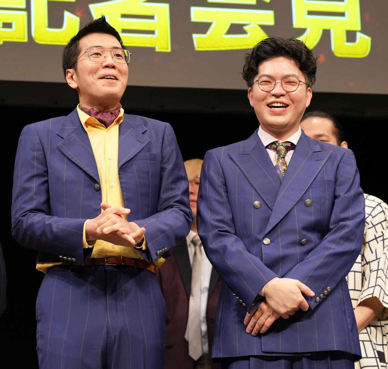 ヤーレンズの楢原真樹（左）と出井隼之介（2026年6月撮影）