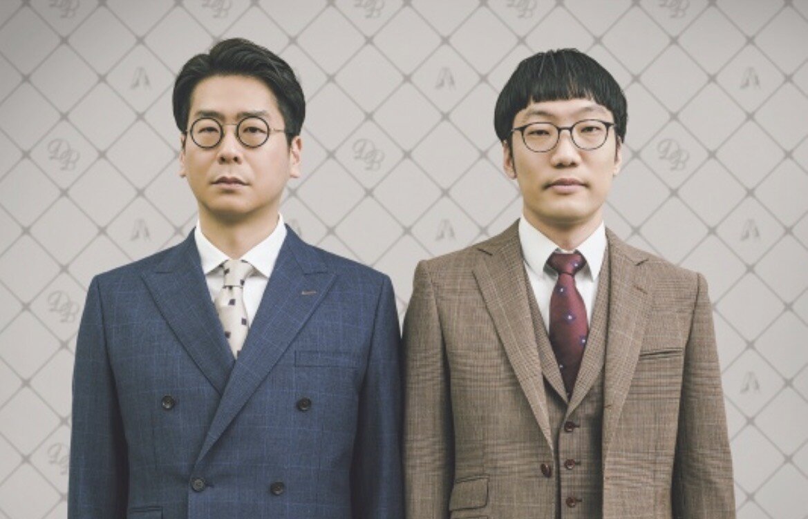 男性ブランコの浦井のりひろ（左）と平井まさあき