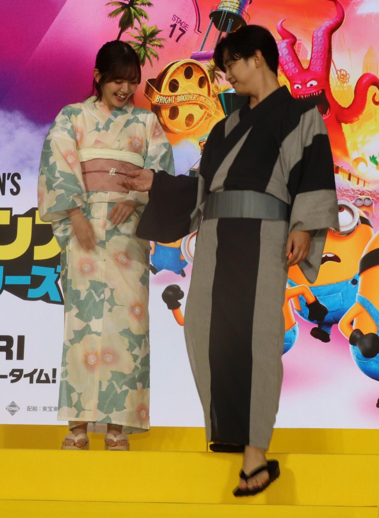 映画「ミニオンズ＆モンスターズ」（7日公開）ジャパンプレミアイベントに出席した鈴木愛理（左）、千葉雄大