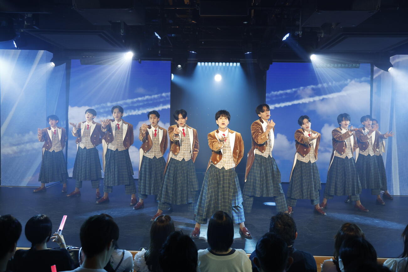 シアターデビューを果たしたCloud ten3組目
