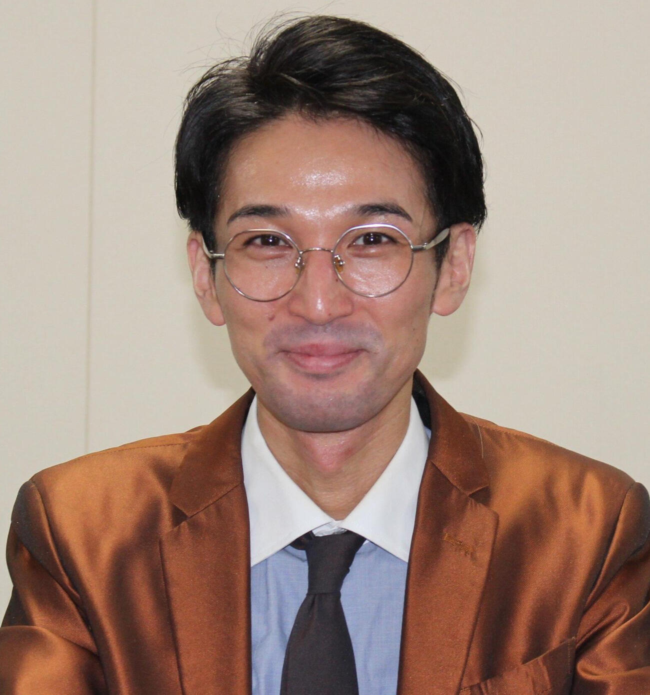 ピン芸人として、現状から「はみ出す」と誓うやまぐちたけし