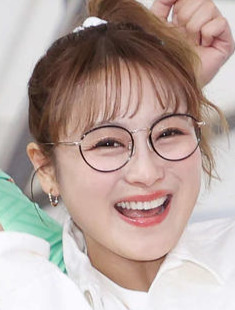 鈴木奈々（2024年3月撮影）