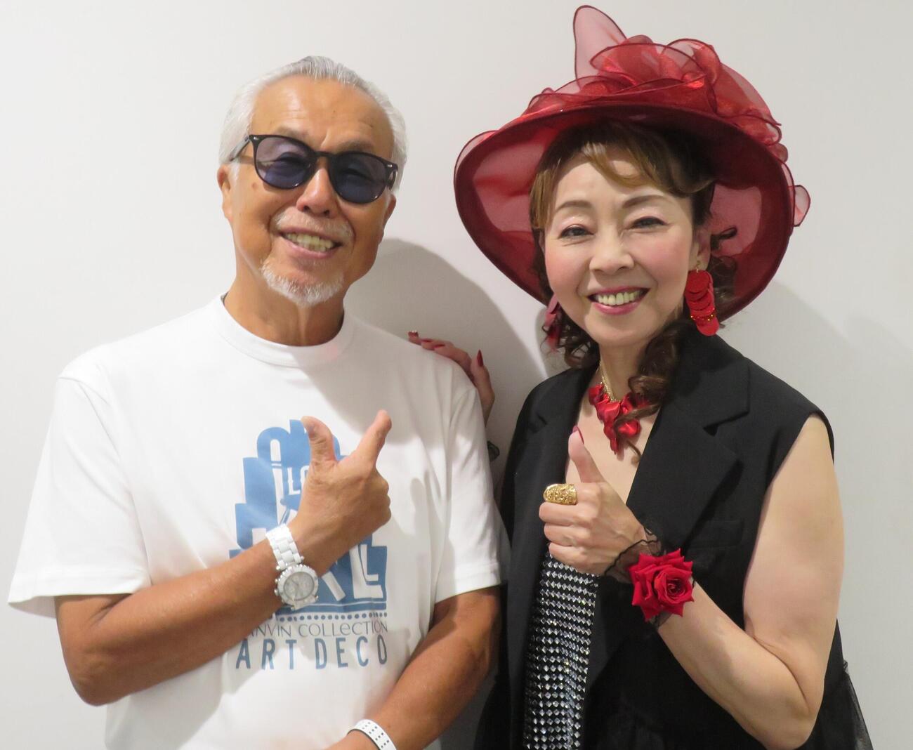 新曲「ヨコハマ・ロンリーナイト」を作曲した杉本真人（左）と北沢麻衣（撮影・松本久）
