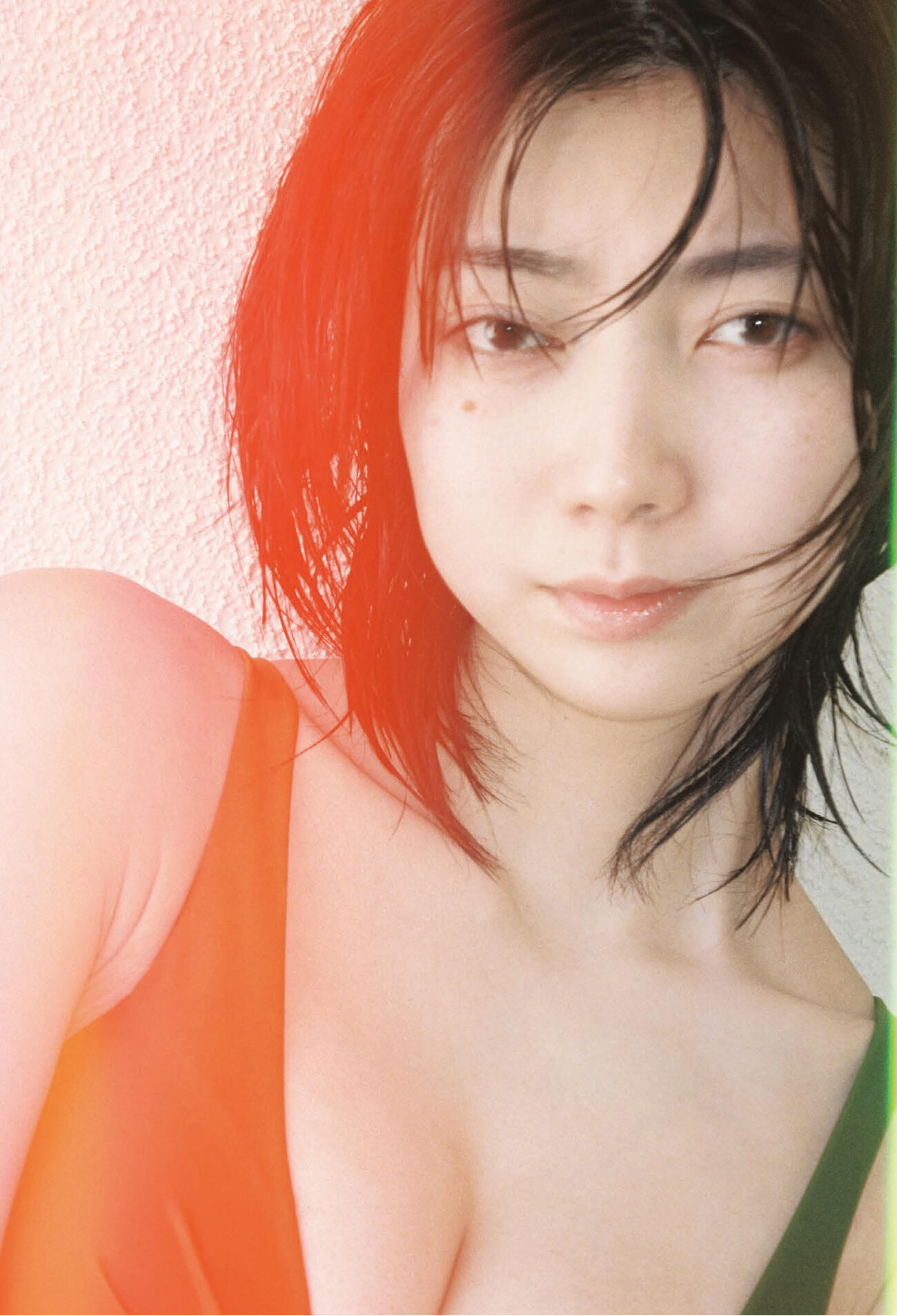 蔦谷里華ファースト写真集「泥中の華」より（松岡一哲撮影・提供）
