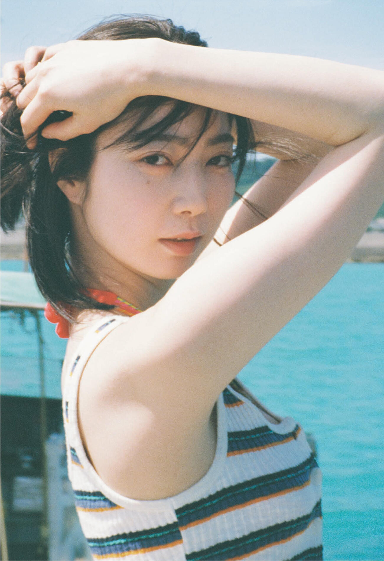 蔦谷里華ファースト写真集「泥中の華」より（松岡一哲撮影・提供）
