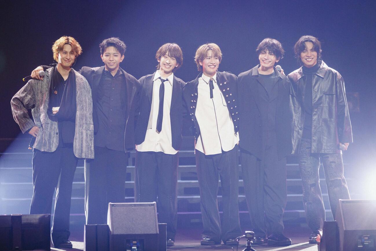 「MATSURI 2ndコンサートツアー～歌う門には福来る～」をスタートさせたMATSURI、左から、渡辺真、橋爪健二、小野寺翼、松岡卓弥、鈴木渉、柳田優樹