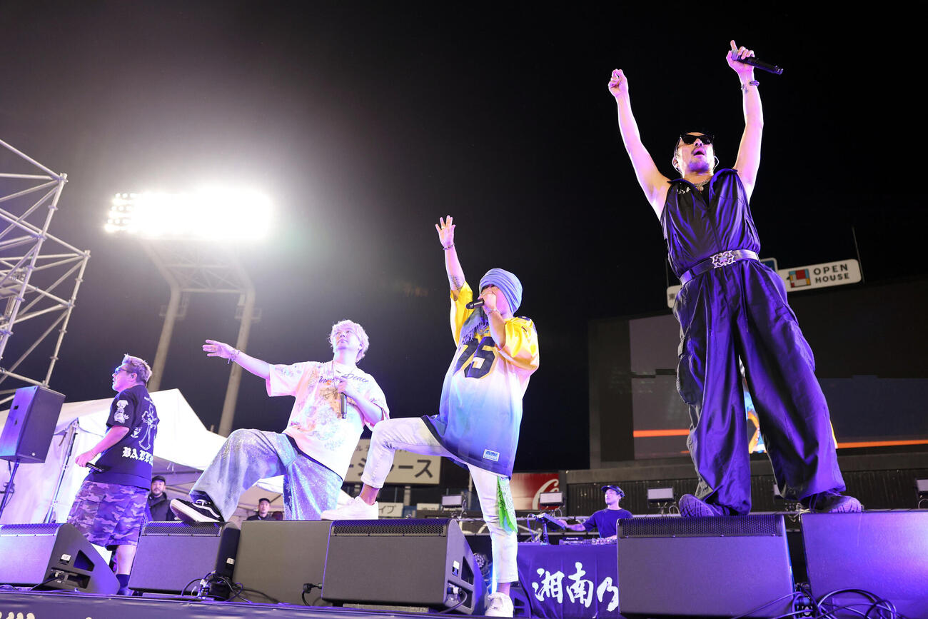 2026神宮外苑花火大会　熱いステージをを披露する湘南乃風（撮影・浅見桂子）