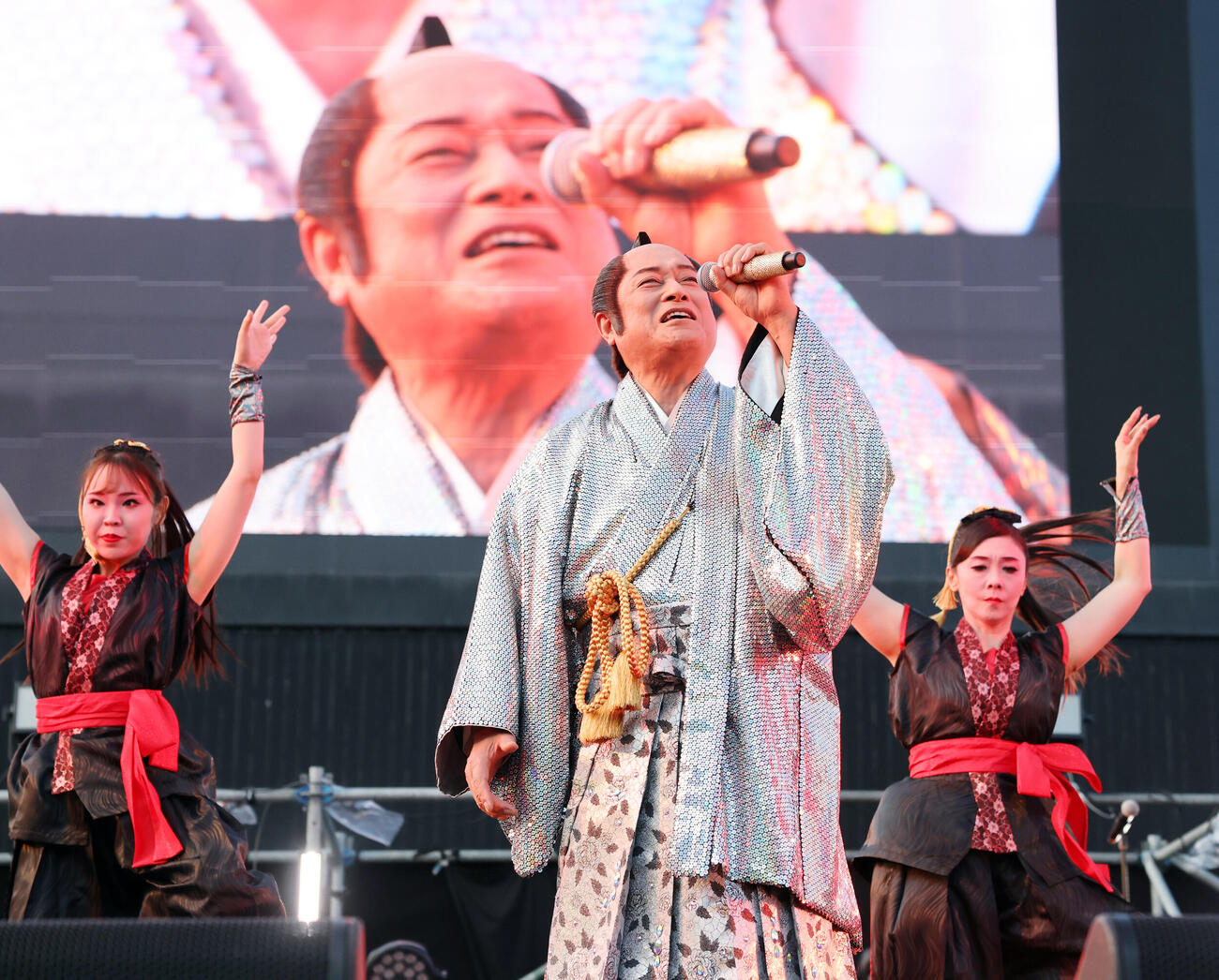2026神宮外苑花火大会　圧巻のステージを披露した松平健（撮影・浅見桂子）