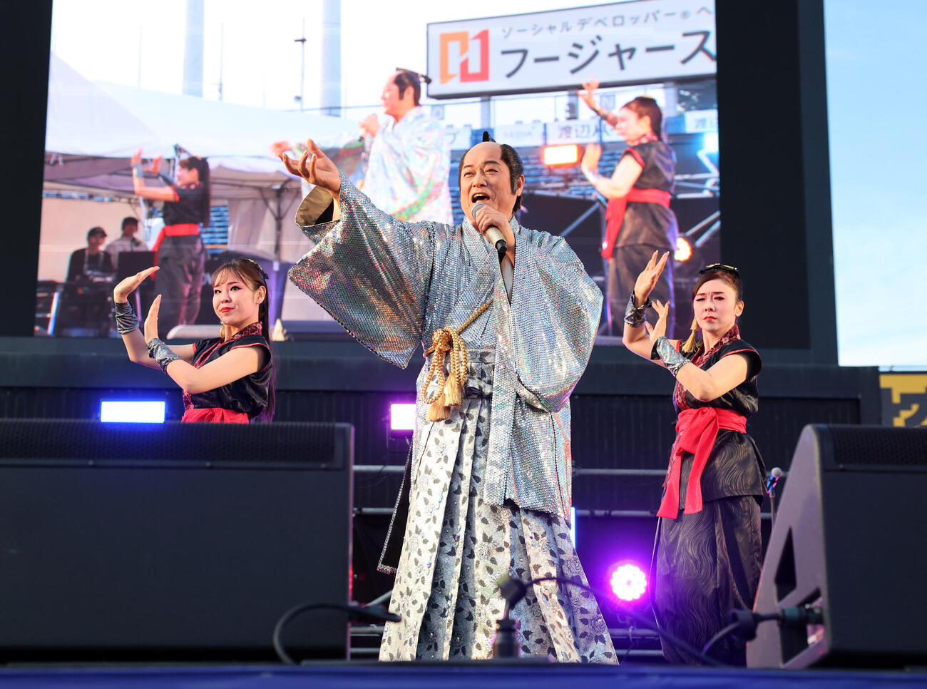 2026神宮外苑花火大会　圧巻のステージを披露した松平健（撮影・浅見桂子）