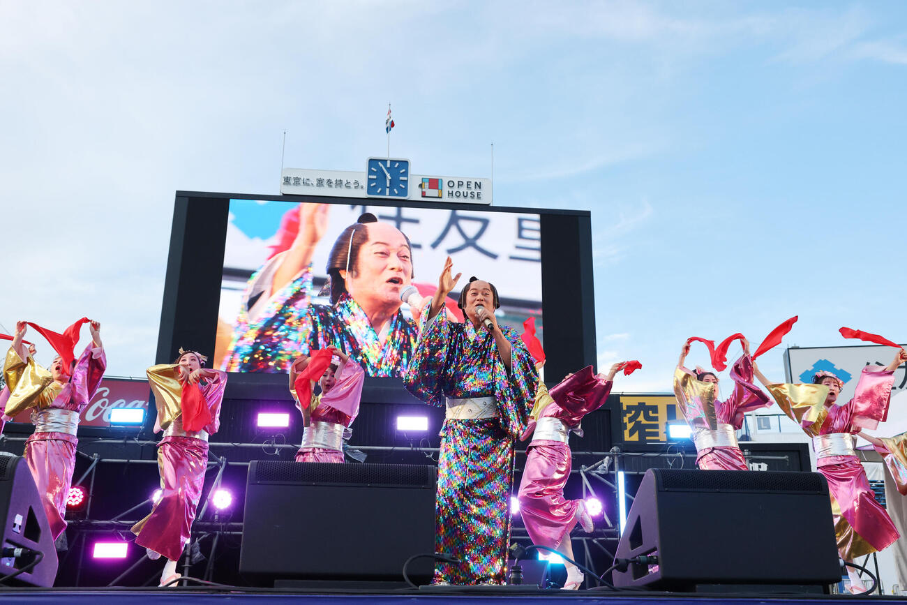 2026神宮外苑花火大会　圧巻のステージを披露した松平健（撮影・浅見桂子）