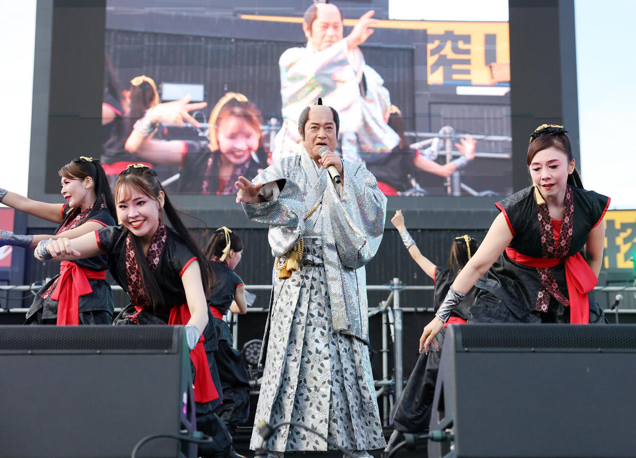 2026神宮外苑花火大会　圧巻のステージを披露した松平健（撮影・浅見桂子）