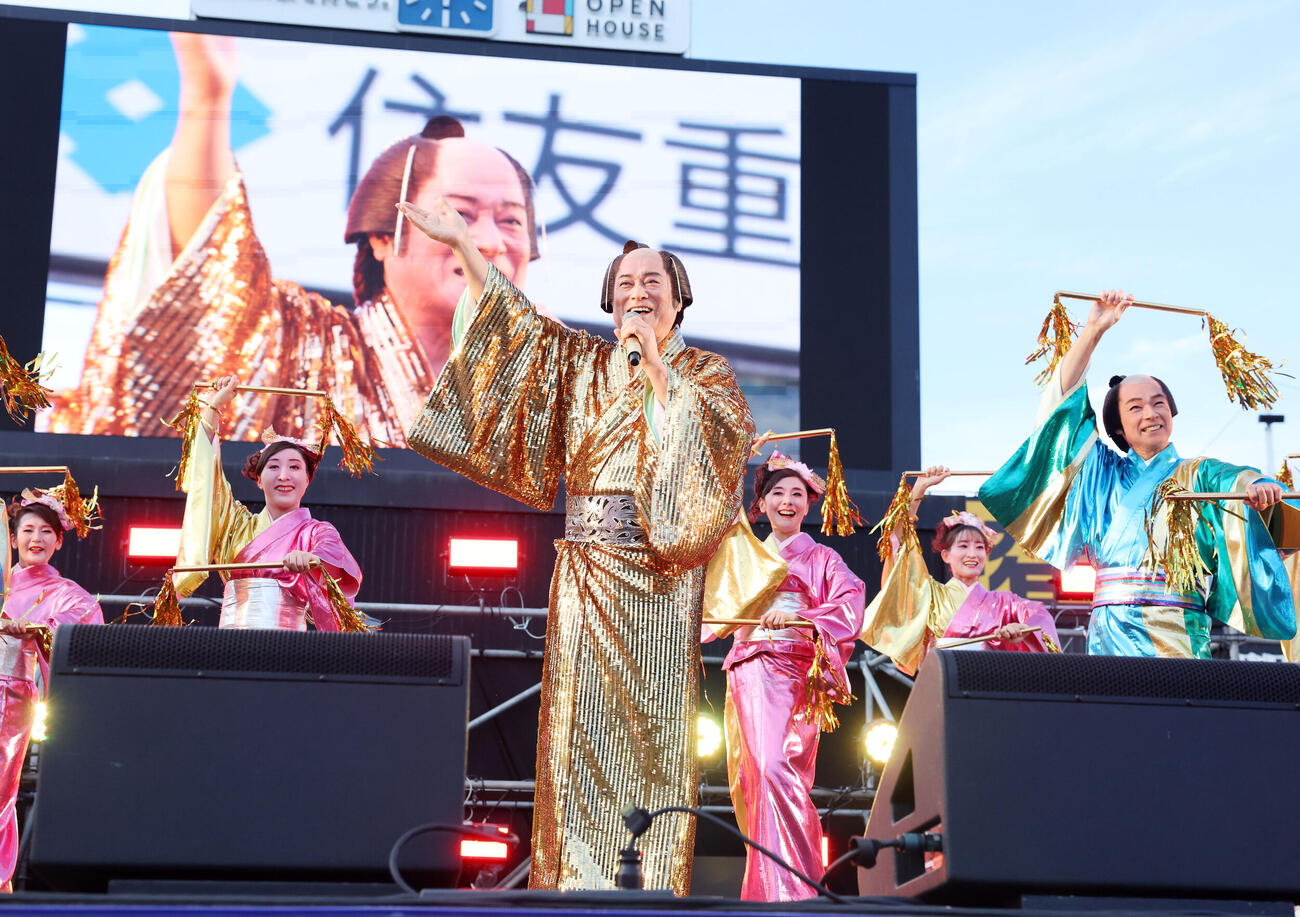 2026神宮外苑花火大会　圧巻のステージを披露した松平健（撮影・浅見桂子）