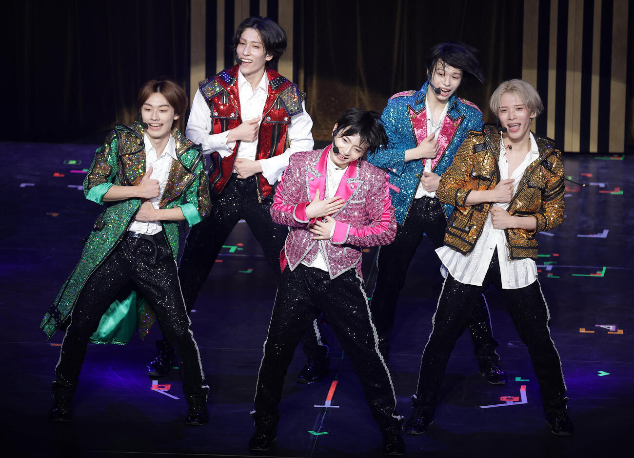 1st Liveでステージを盛り上げるHowzit（撮影・中島郁夫）