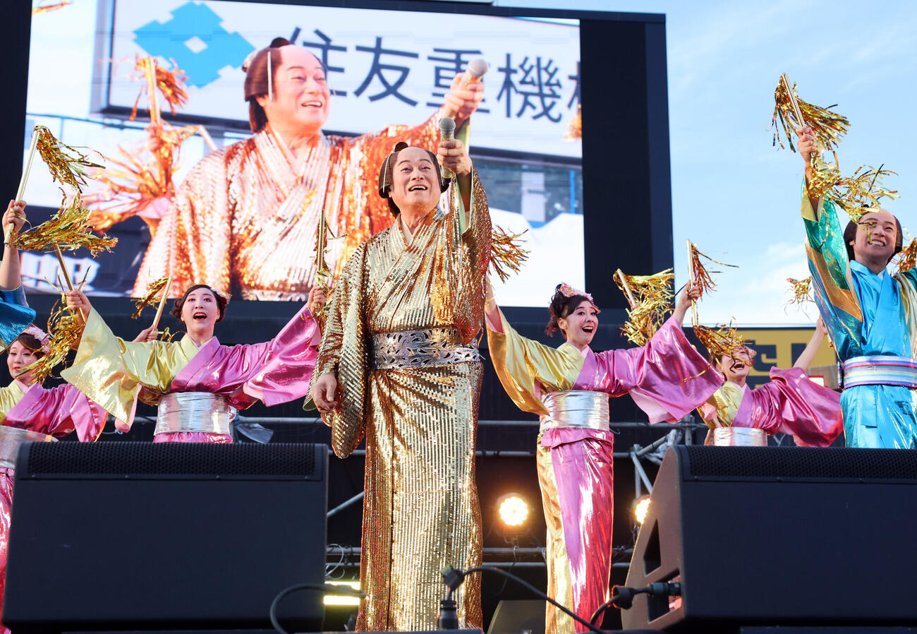 2026神宮外苑花火大会　圧巻のステージを披露した松平健（撮影・浅見桂子）