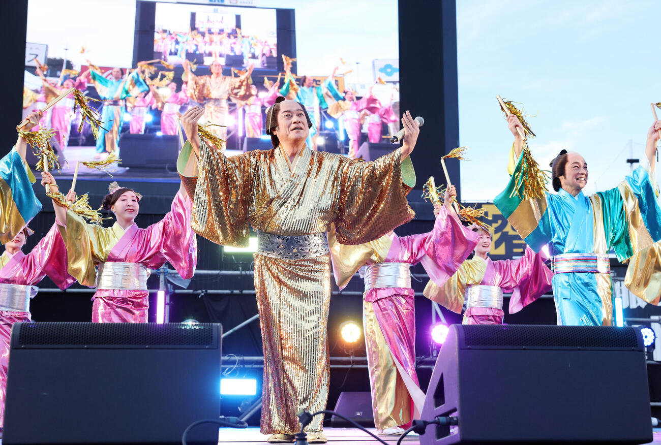 2026神宮外苑花火大会　圧巻のステージを披露した松平健（撮影・浅見桂子）