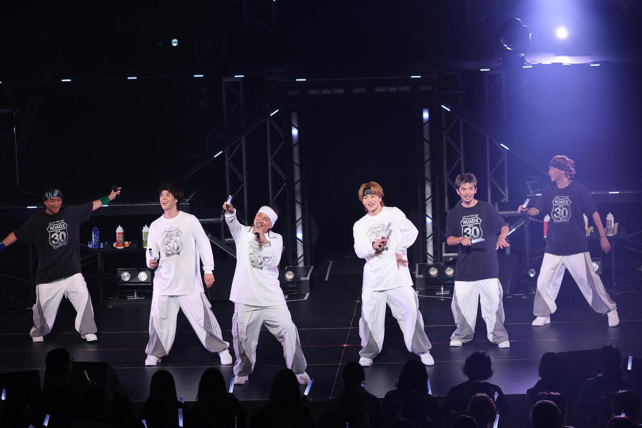 デビュー30周年に向けたメモリアルツアー「LIVE DA PUMP 2026 ROAD 2 DA 30th」をスタートしたDA PUMPの左からKIMI、YORI、ISSA、KENZO、U－YEAH、TOMO