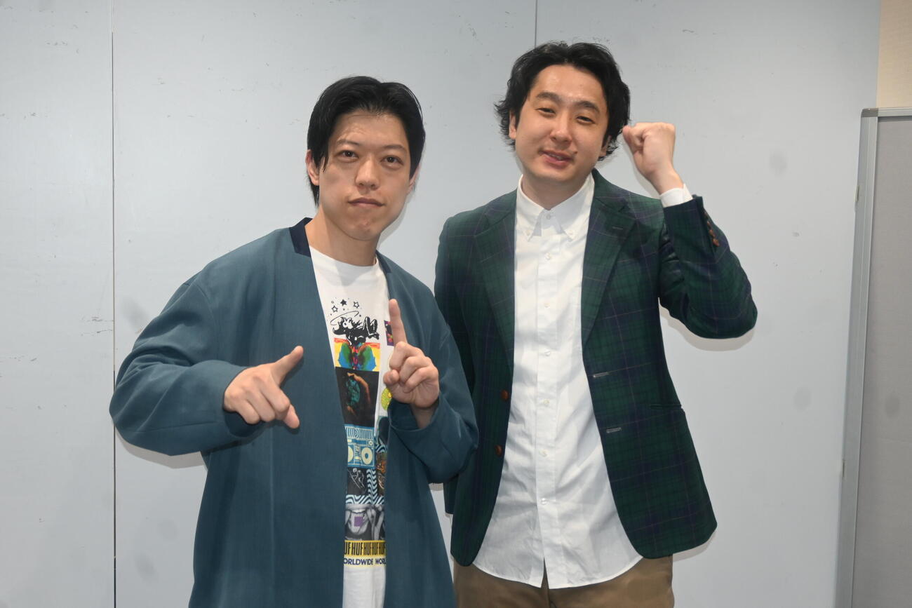 「ダブルインパクト」優勝後初の大阪凱旋を果たした滝音のさすけ（左）と秋定遼太郎（撮影・松浦隆司）