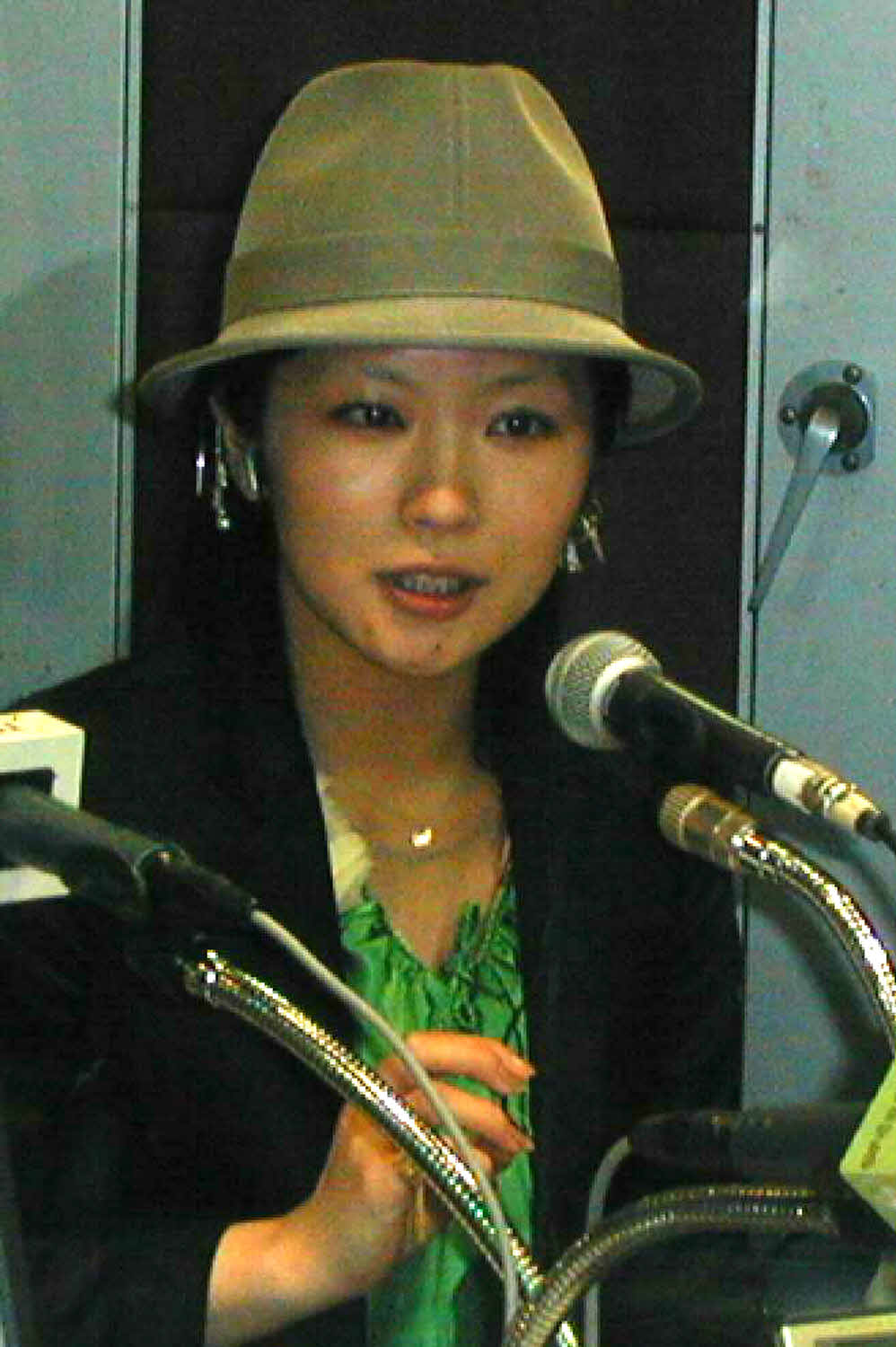 椎名林檎（2004年10月撮影）