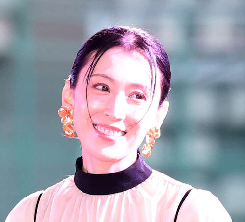 雛形あきこ、22年ぶり写真集発売決定「これが私の集大成」大胆なデザインの水着姿も披露
