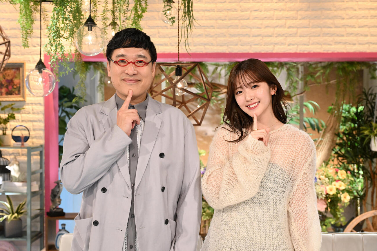 テレビ朝日系「あざとくて何が悪いの？」MCの山里亮太と鈴木愛理