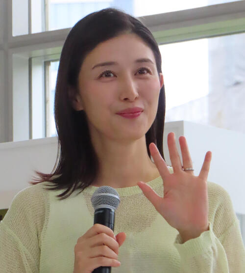 橋本マナミ、浴衣姿で42歳の誕生日を報告「仕事に育児に楽しんで」