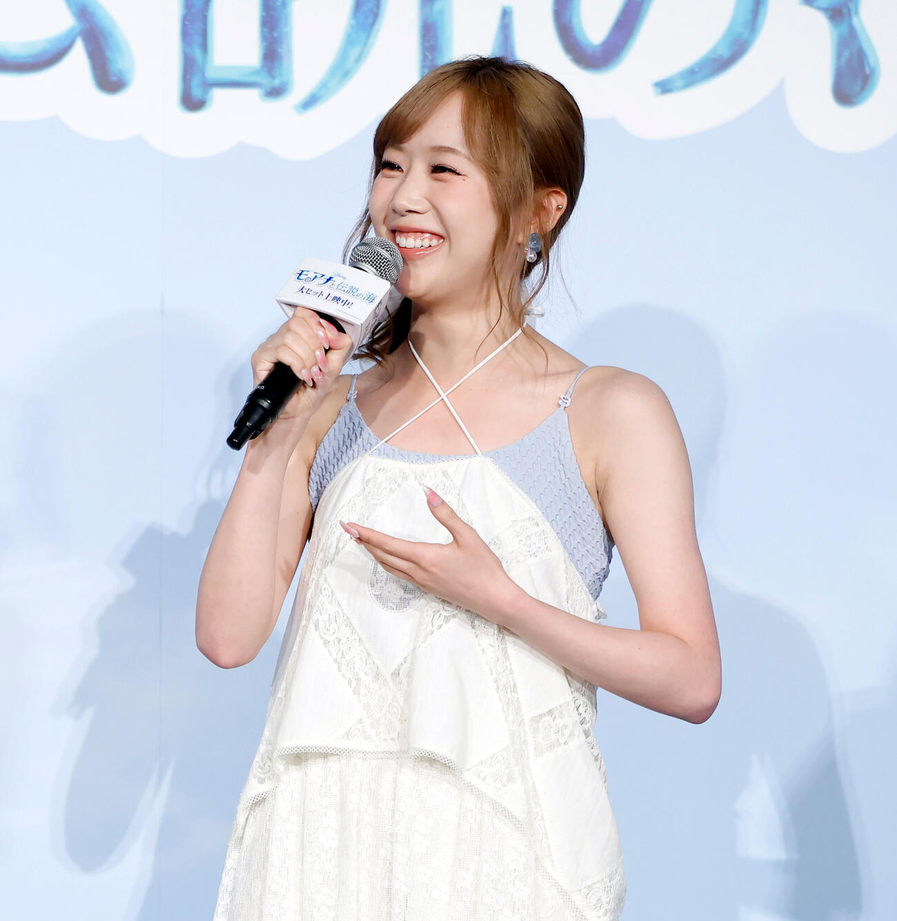 登壇し、話すKEIKO（撮影・山本朝陽）