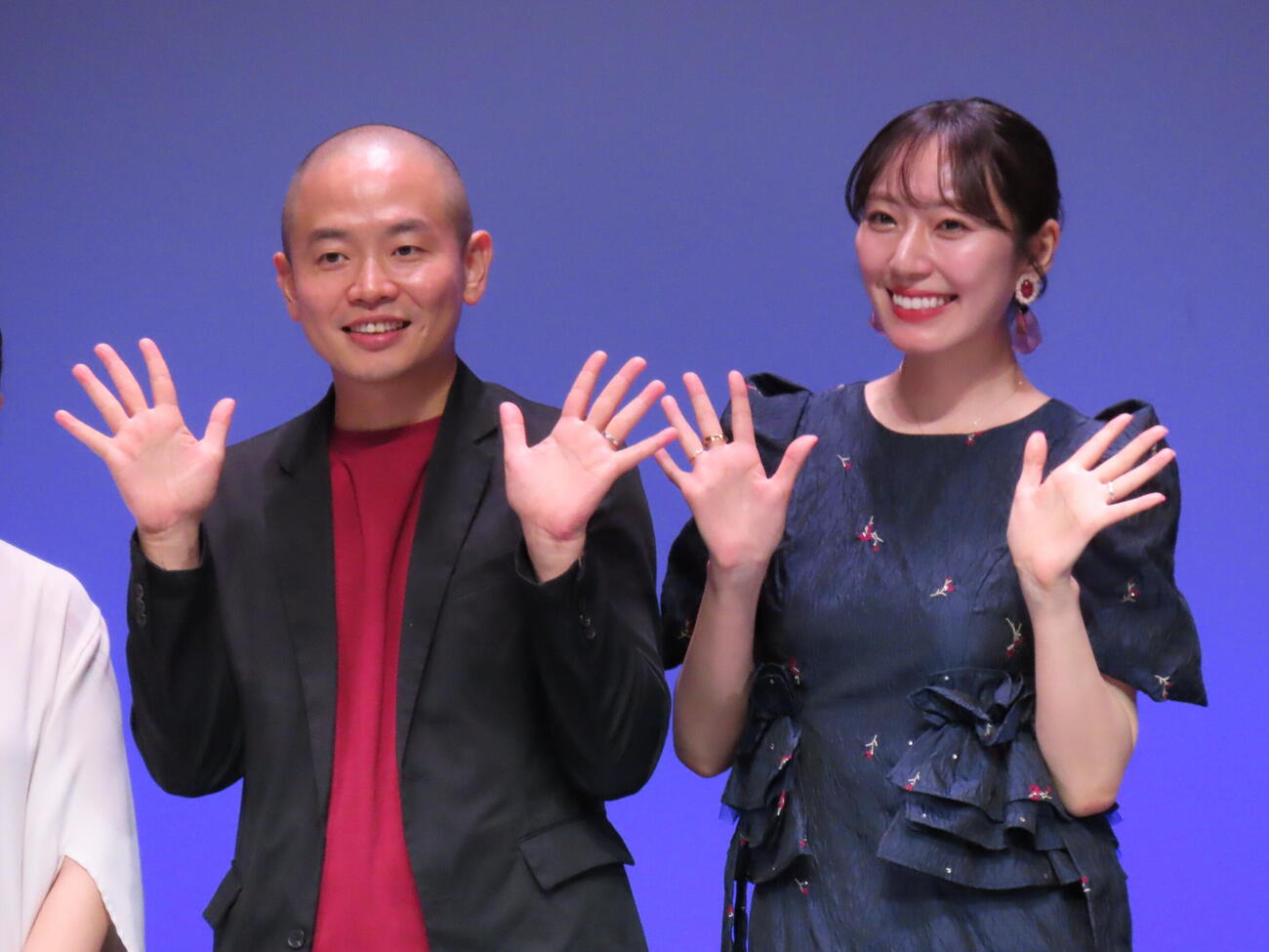 マーベル作品への愛を語った上田航平（左）松井咲子夫妻（撮影・鎌田良美）