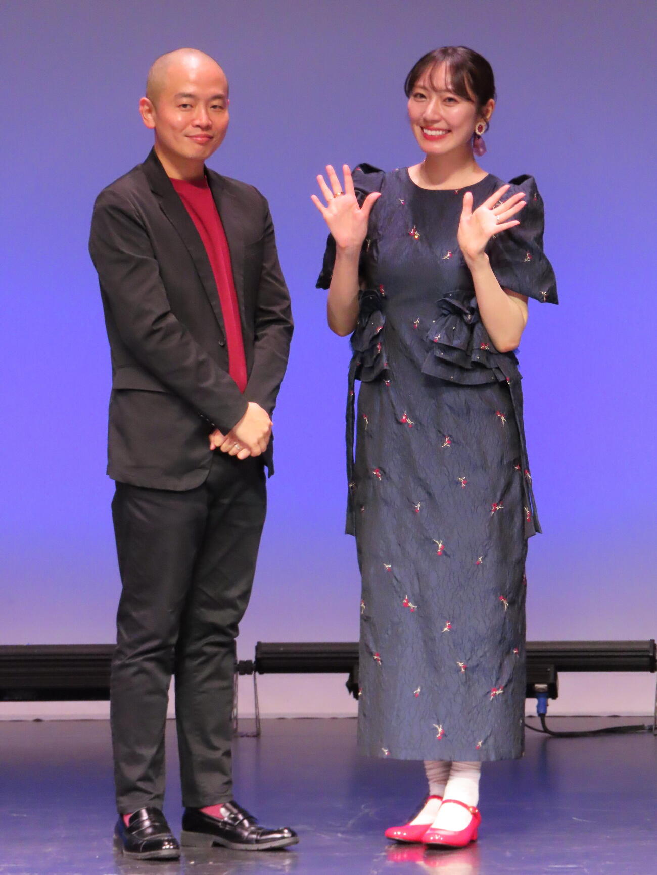 マーベル作品への愛を語った上田航平（左）松井咲子夫妻（撮影・鎌田良美）
