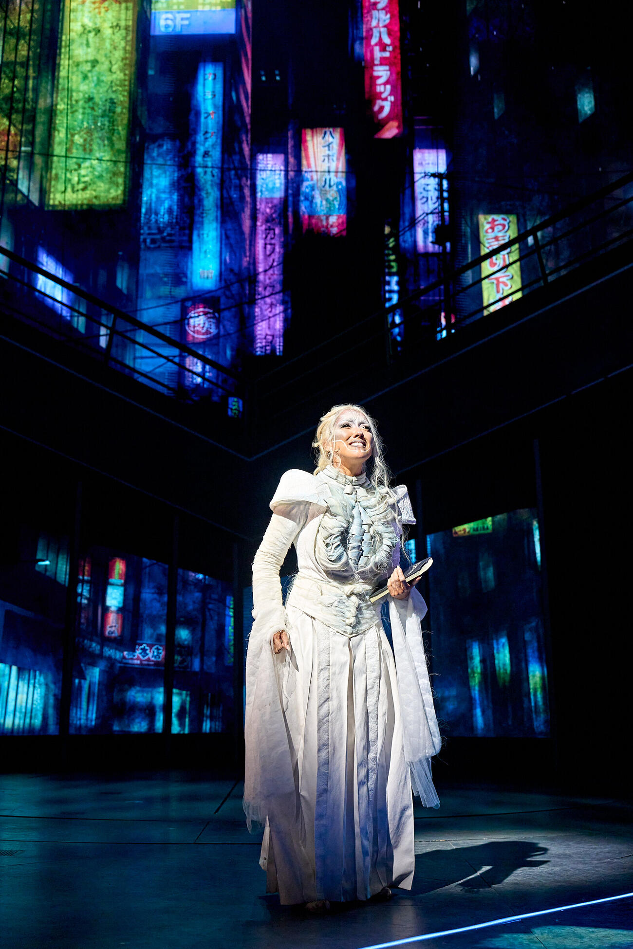 ホリプロ製作のオリジナルミュージカル「DEATH NOTE　：　The Musical」が英ロンドンのバービカン劇場で開幕した（C）大場つぐみ・小畑健／集英社