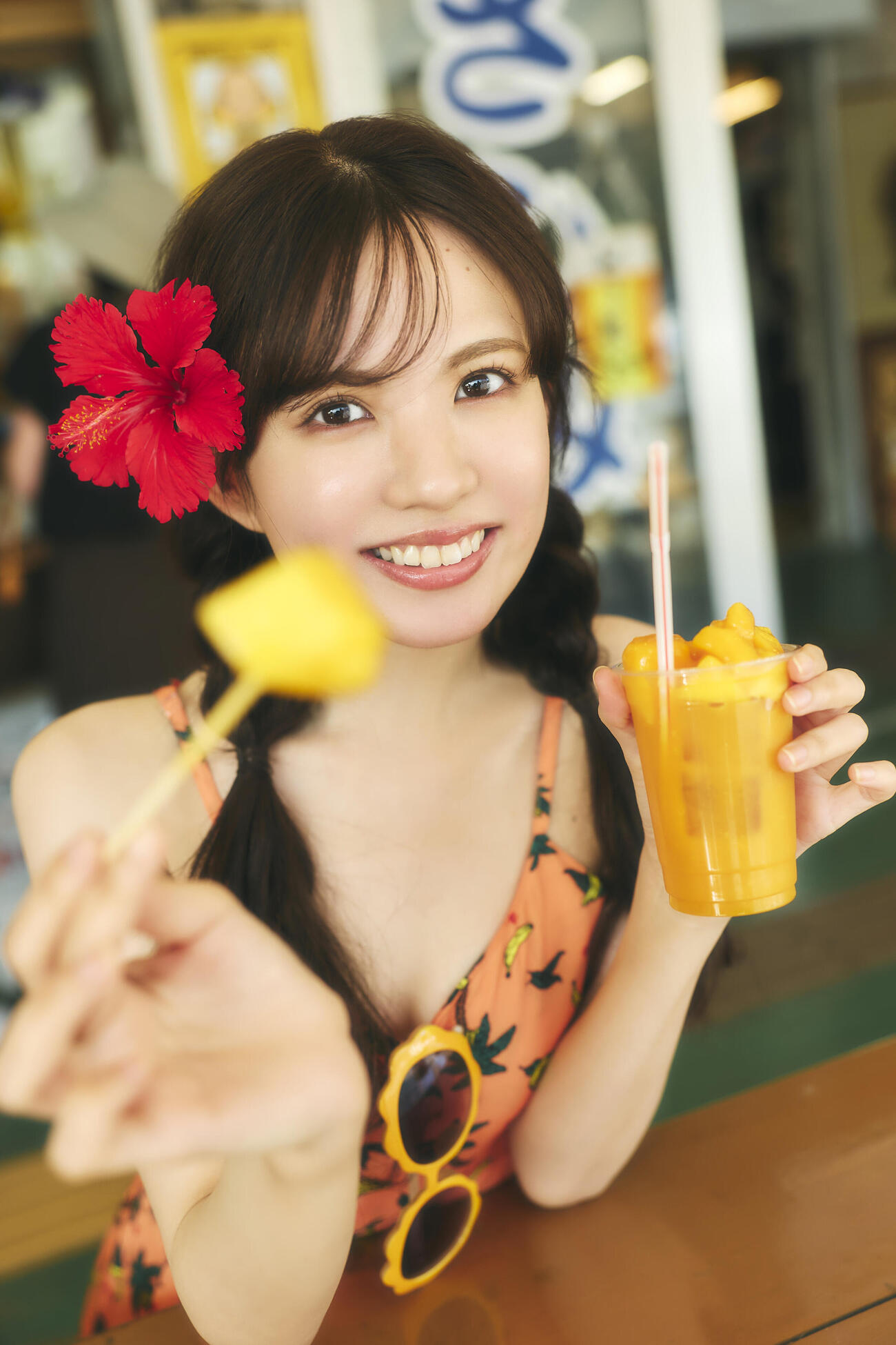 元SKE48岡本彩夏の初写真集から公開された先行カット(C)扶桑社／撮影：高橋慶佑