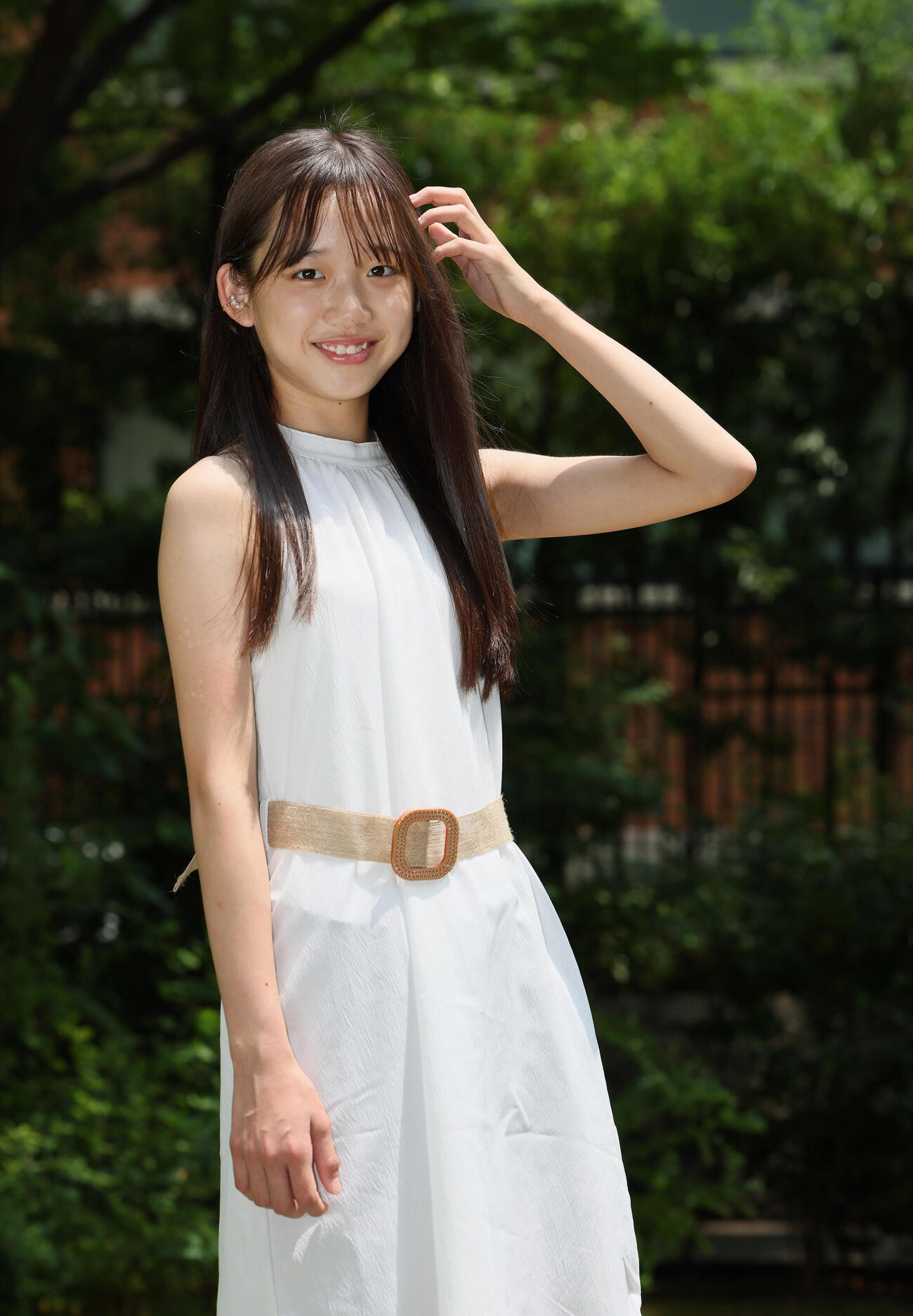 はにかんだ仕草が初々しい横須賀京香。初の舞台劇に挑戦する（撮影・丹羽敏通）