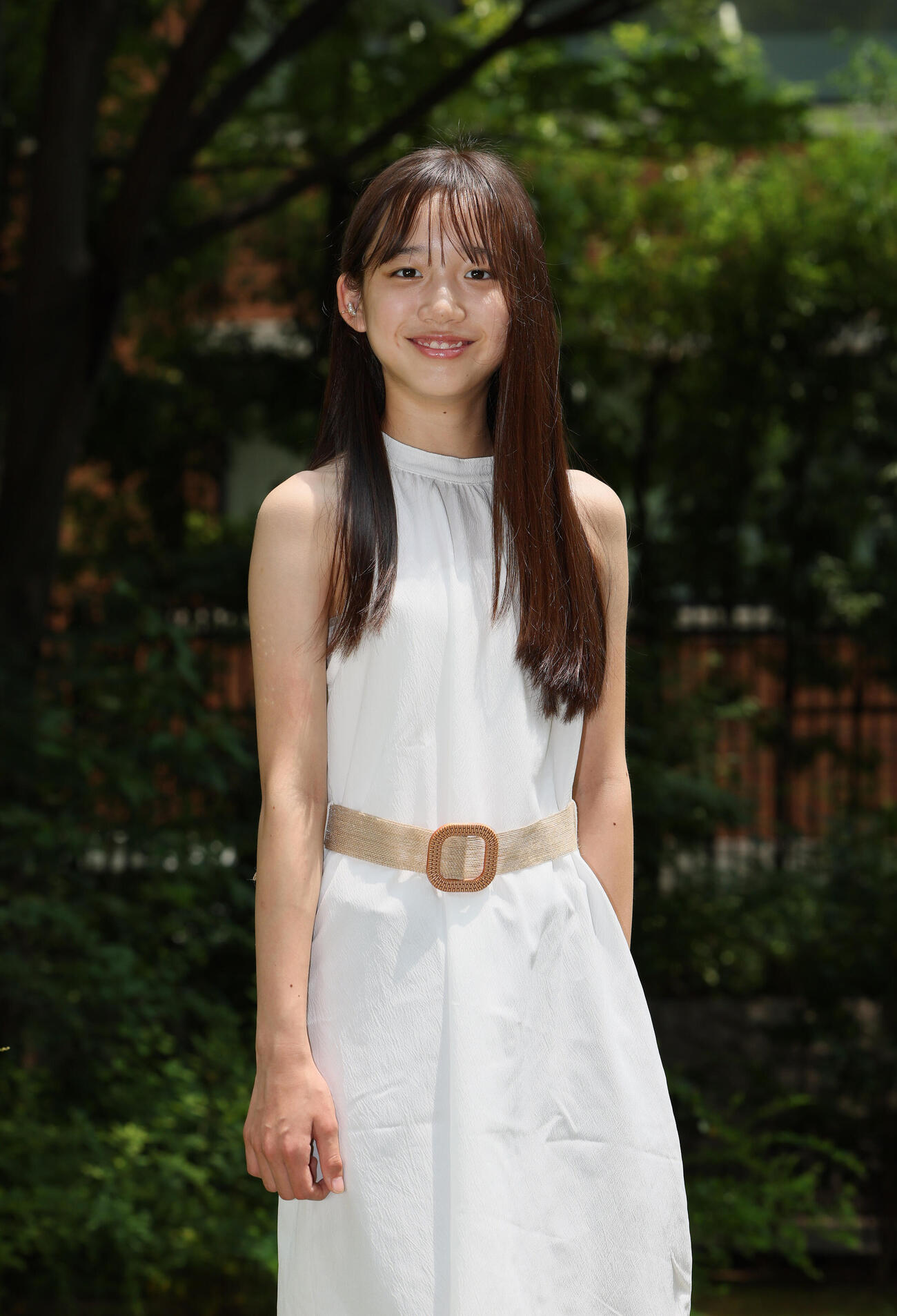 はにかんだ仕草が初々しい横須賀京香。初の舞台劇に挑戦する（撮影・丹羽敏通）