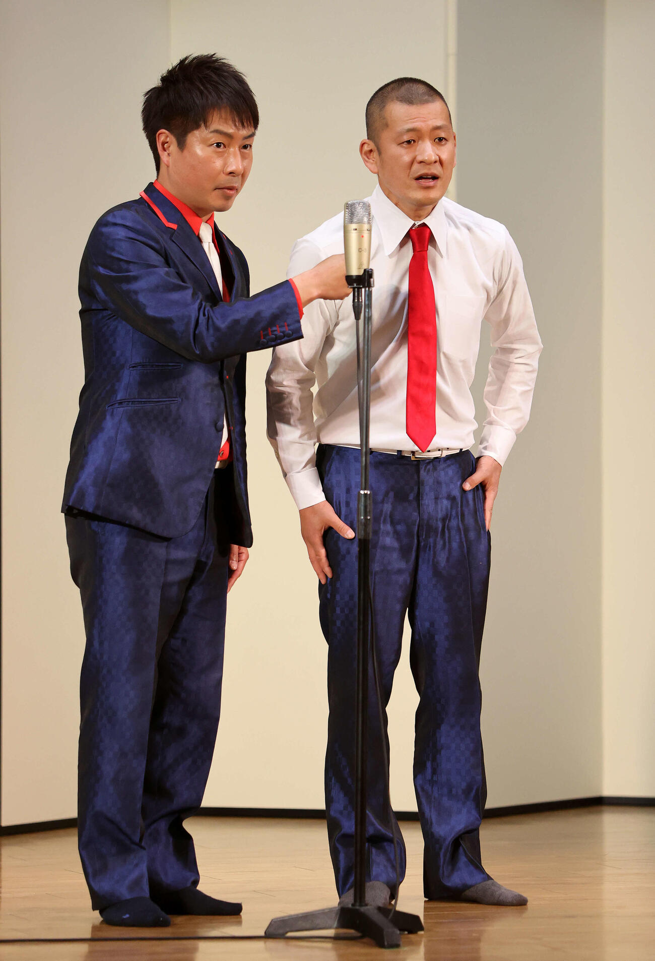 U字工事の福田薫（左）と益子卓郎（2022年3月撮影）