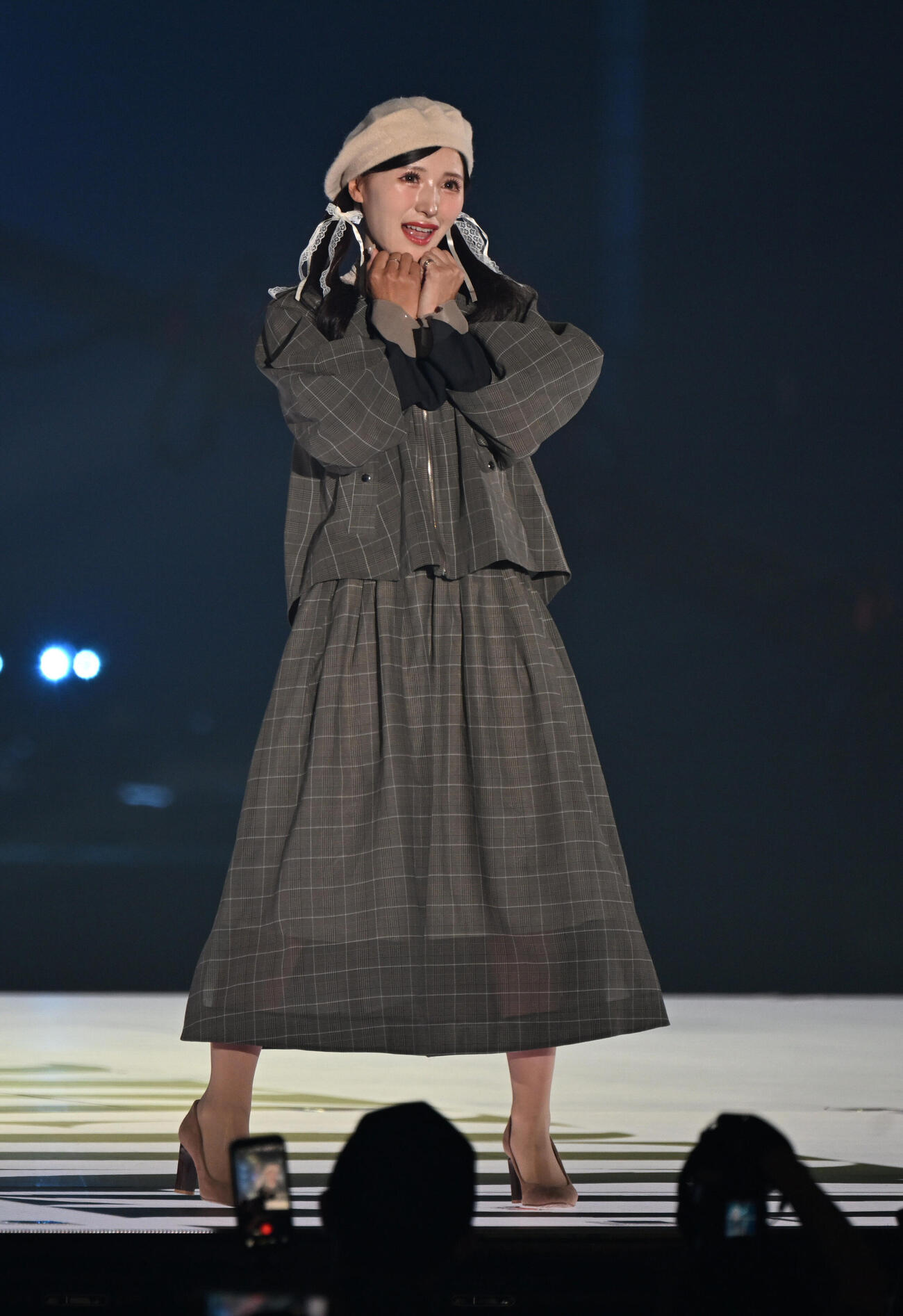 関西コレクションのランウェーに登場する女子プロゴルファーの臼井麗香（撮影・和賀正仁）