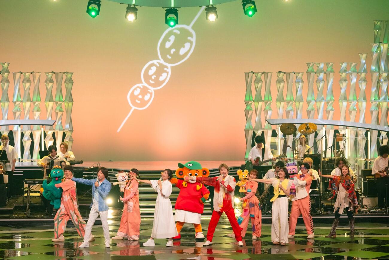 「NHK夏の音楽祭　うたであえたら　2026」の特別企画「The Wakey ShowプレゼンツEテレソングパーティー！」で盛り上がる出演者