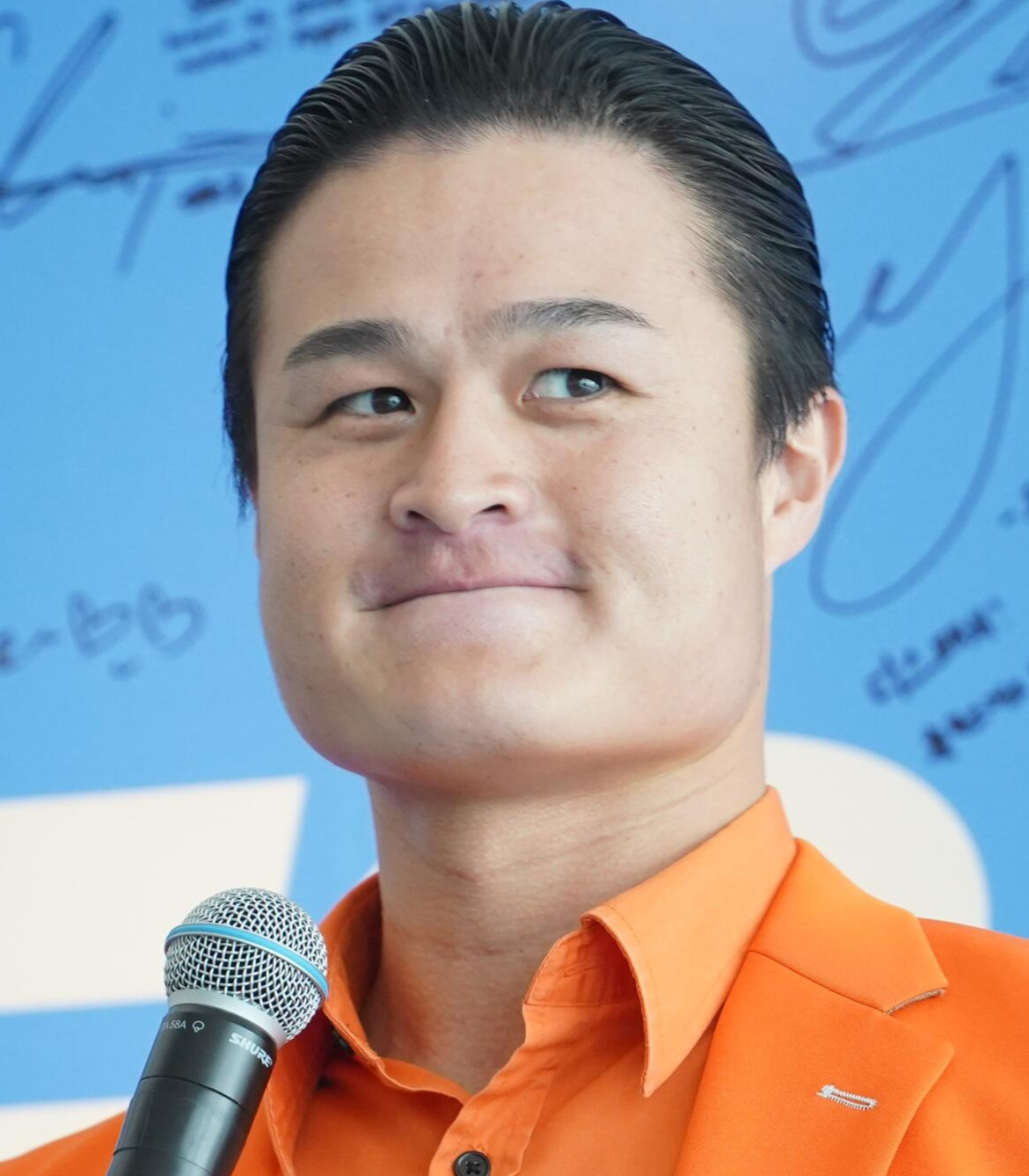 ティモンディの高岸宏行（2022年11月撮影）