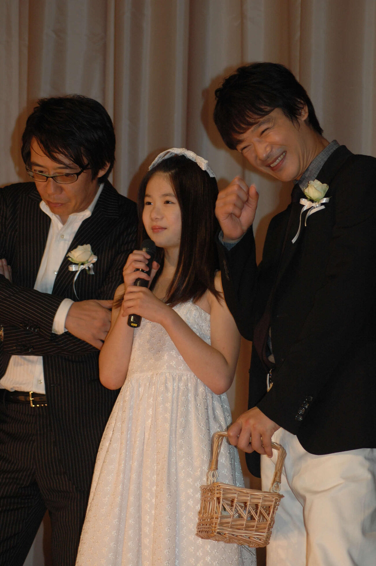 2009年8月、映画「南極料理人」初日舞台あいさつを行った堺雅人、小野花梨、生瀬勝久（写真右から）