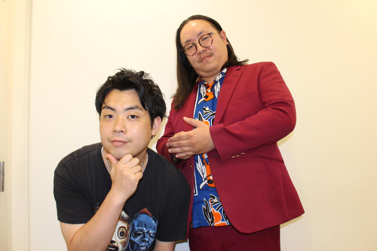 病気を乗り越え、ハゲを乗り越え、M－1グランプリを目指すマーメイド。田村境祐（左）とテクニック。
