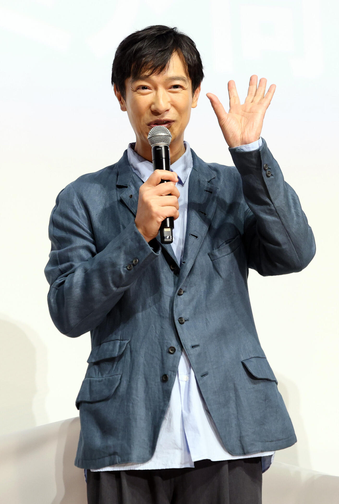 映画「南極料理人　4Kリマスター」緊急プレミア同窓会で笑顔であいさつする堺雅人（撮影・浅見桂子）